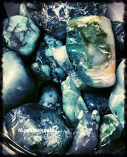 Load image into Gallery viewer, Emerald Stone
