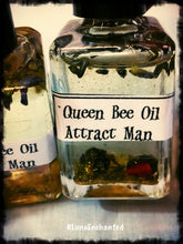 Load image into Gallery viewer, Queen Bee Oil Attract Man
